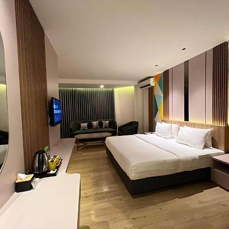Alexander Hotel Tegal Luaran gambar