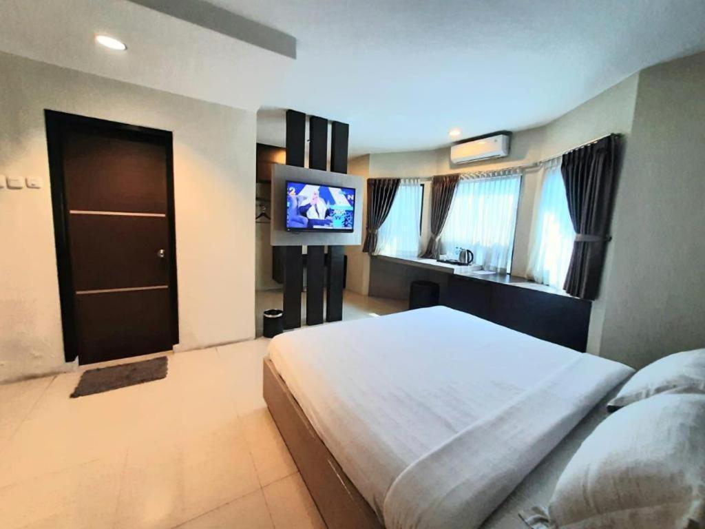 Alexander Hotel Tegal Luaran gambar