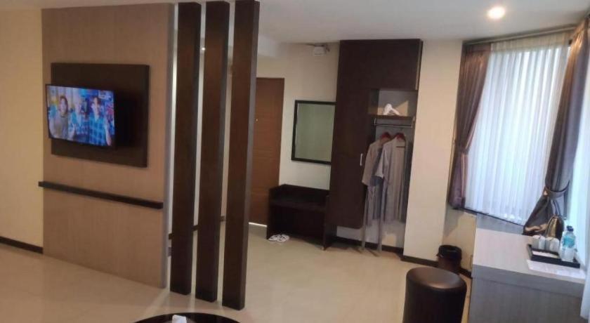 Alexander Hotel Tegal Luaran gambar