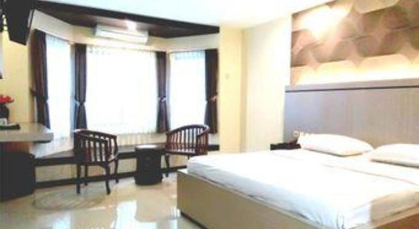 Alexander Hotel Tegal Luaran gambar