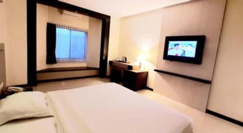 Alexander Hotel Tegal Luaran gambar
