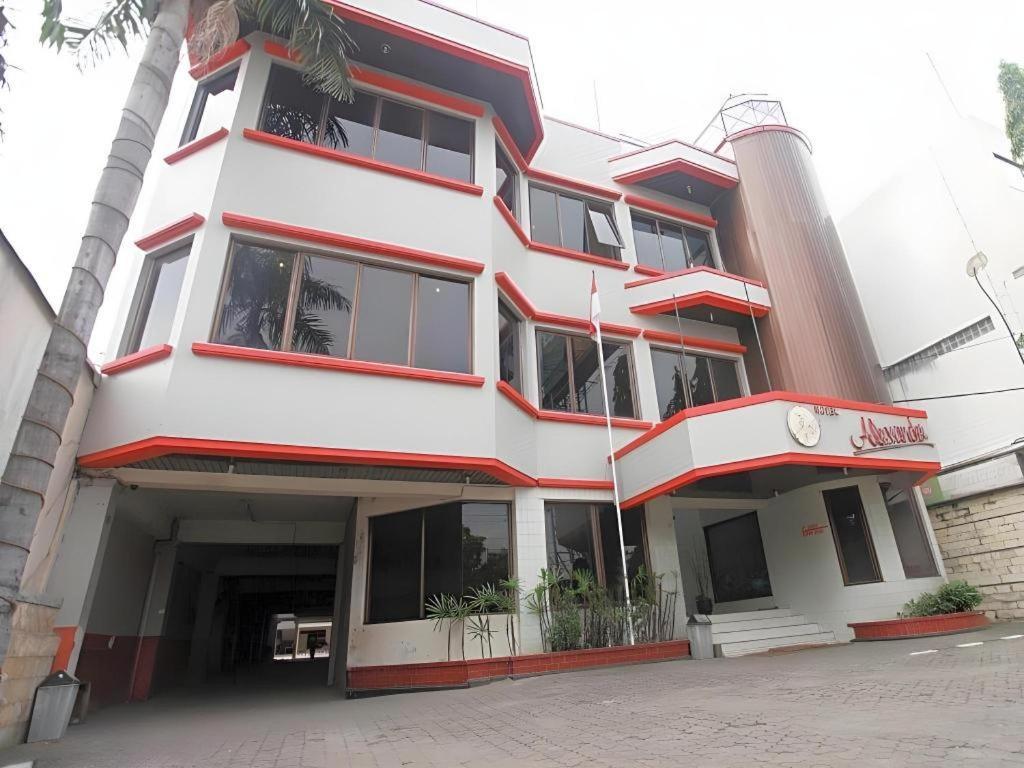 Alexander Hotel Tegal Luaran gambar
