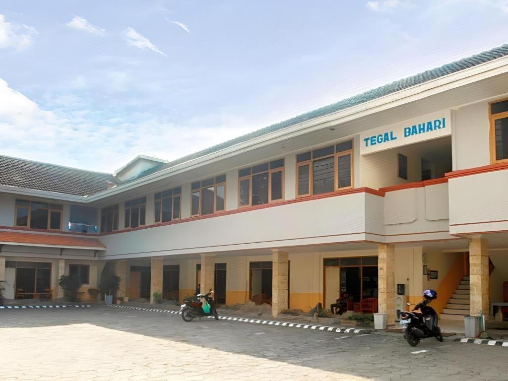 Alexander Hotel Tegal Luaran gambar